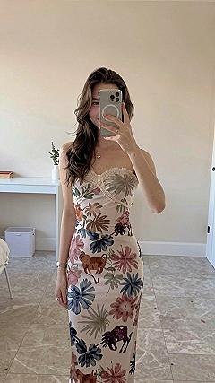 Styling Floral Maxi Dresses for a Graceful Silhouette