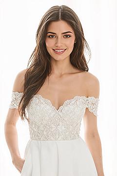 Radiant Natural Wedding Hairstyles & Makeup for Effortless Beauty
