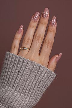Spring 2026: Elegant Neutral Nails with Delicate Floral Art
