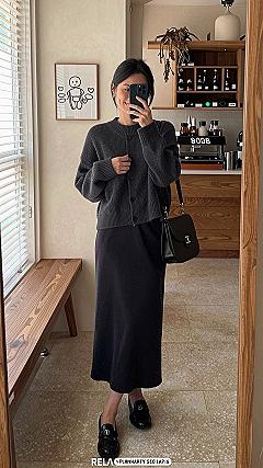Combining a Knit Cardigan With a Midi Skirt
