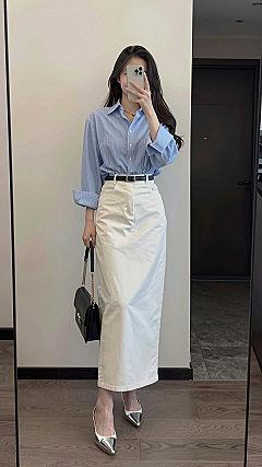 Styling Brown Boots With a Long Skirt and Button Down