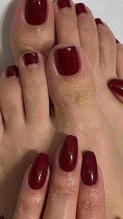 Deep Mahogany Brown Gel Toes for Cozy Fall Weather