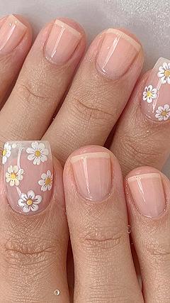 Applying Tiny Daisy Motifs for a Playful Pedicure Design