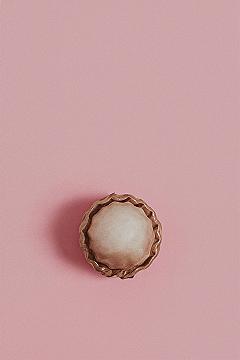 Exquisite Pearl in a Shell iPhone Wallpaper: Natural Elegance