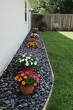 Vibrant Side Yard Landscaping Ideas with Potted Gardens