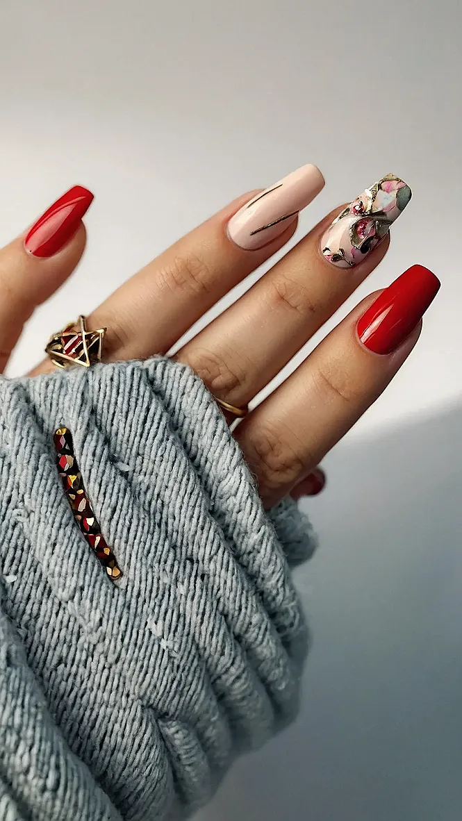 Holly Jolly Nail Art