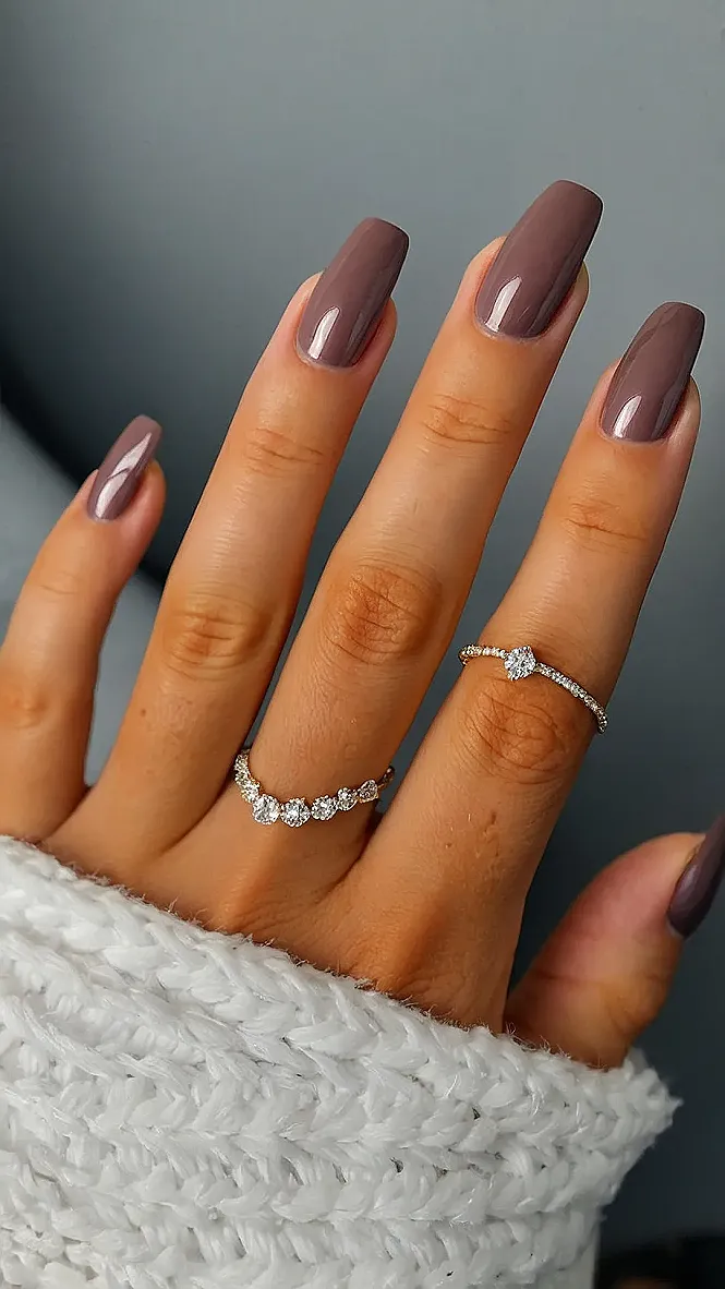 Fall Nail Colors: From Pumpkin Spice to Sparkly Dreams