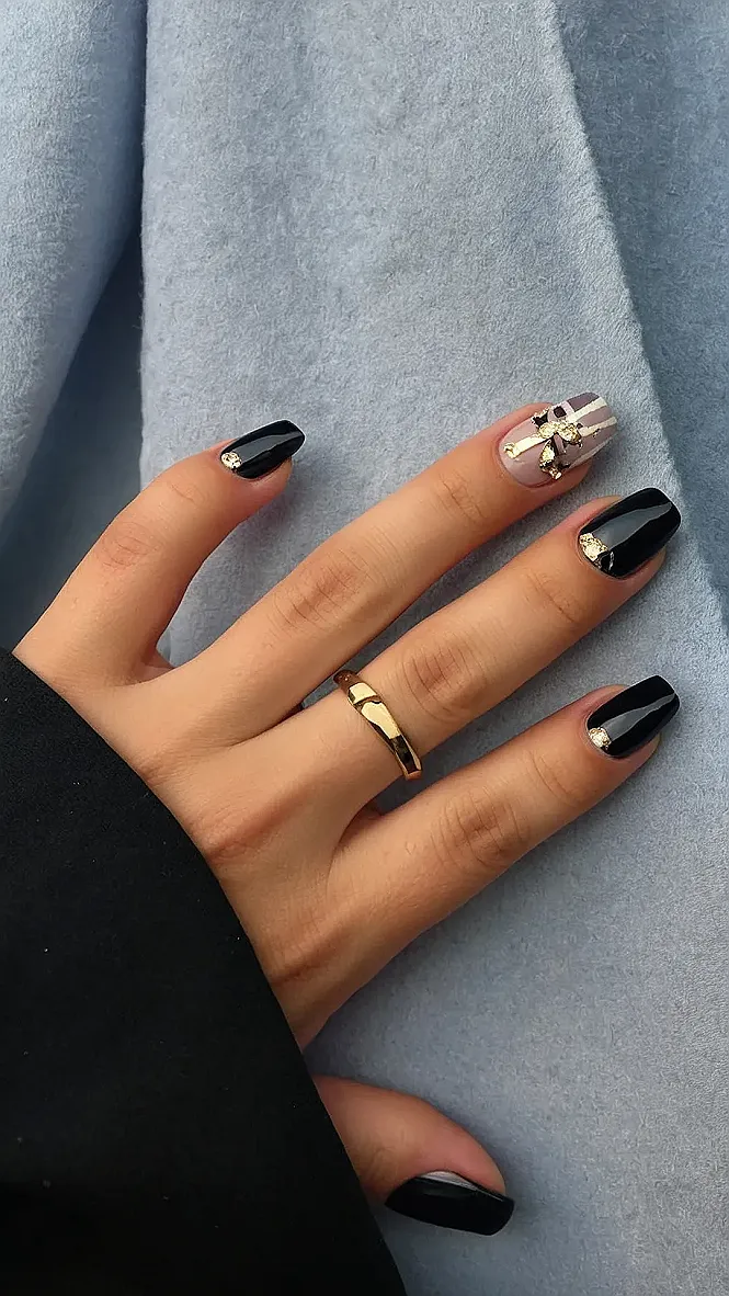 Tastic Holiday Nails