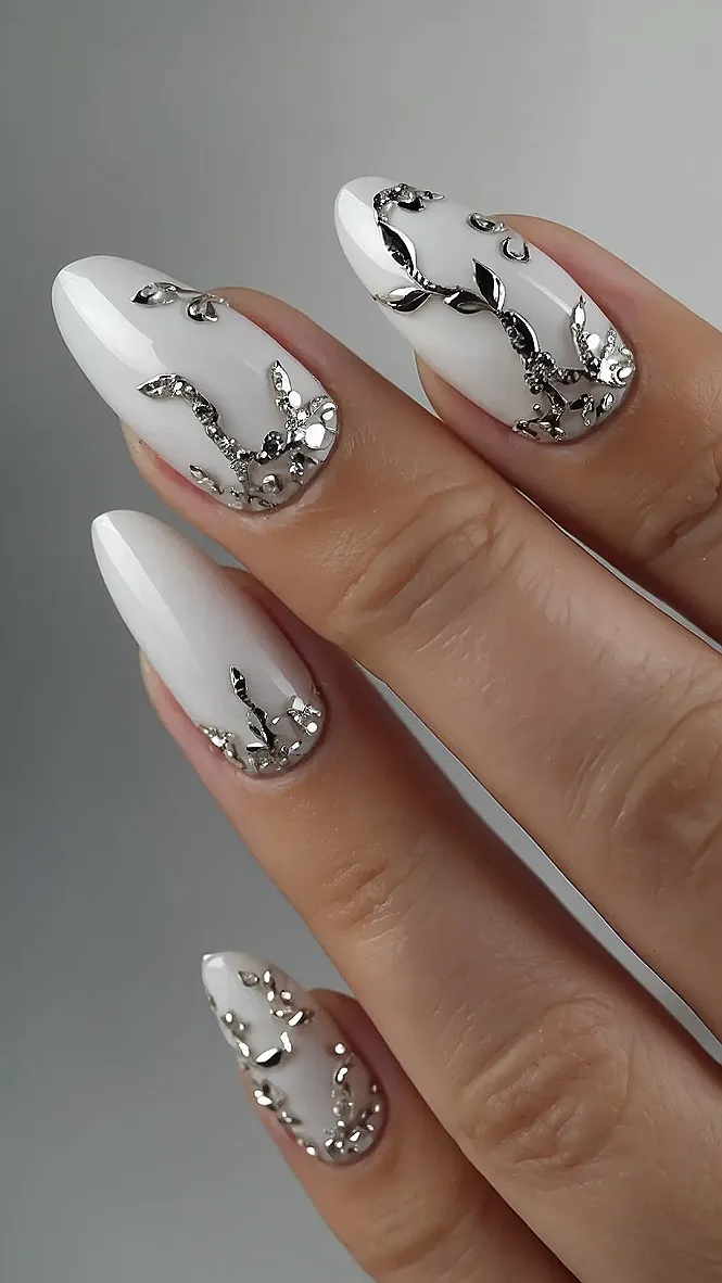 Golden Ring, Snow White Nail: