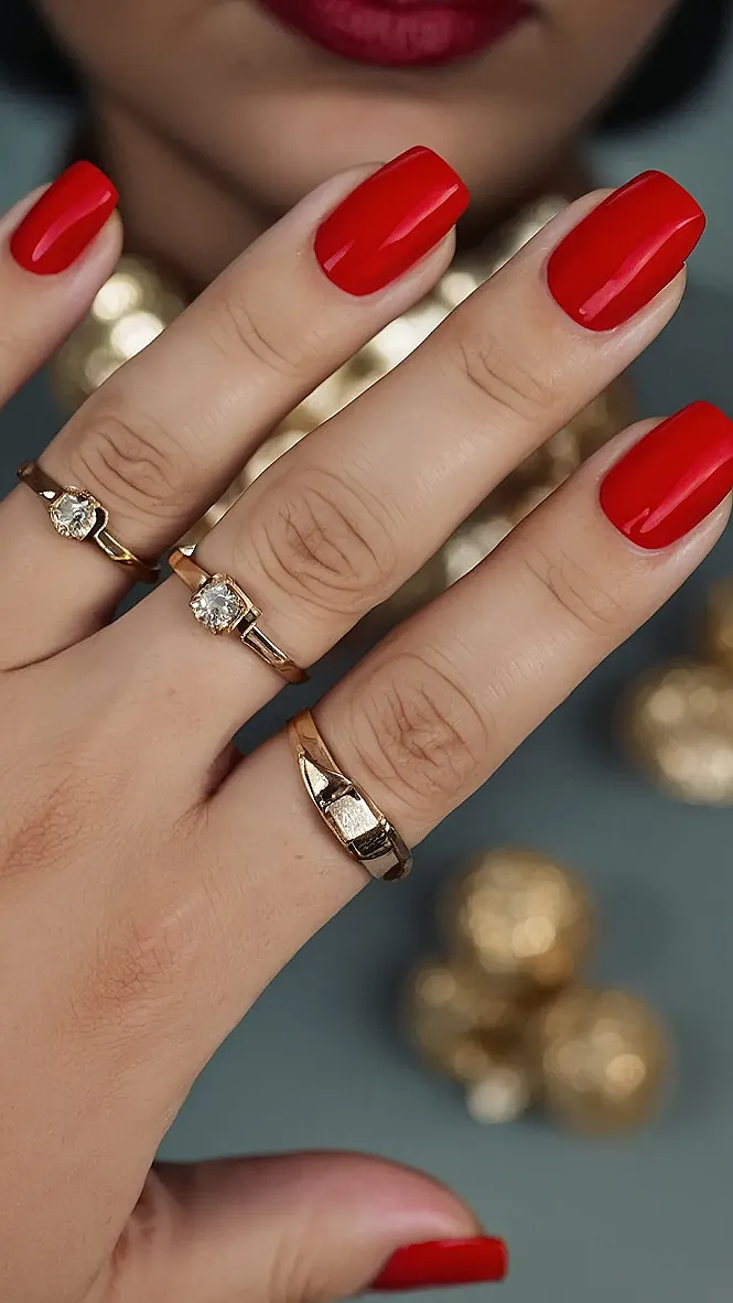 Burgundy Dreams: Chic Nail Art