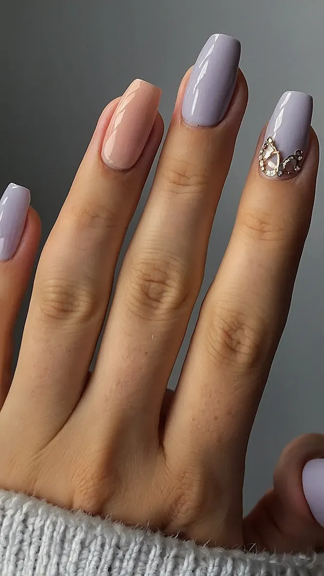 Nail Art Goals: Chic & Dazzling!