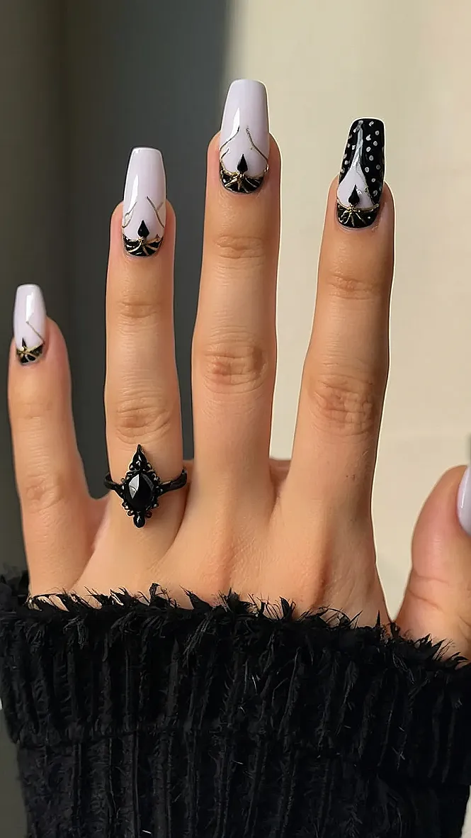 Spooky Spice:  Halloween Nails with a Twist!