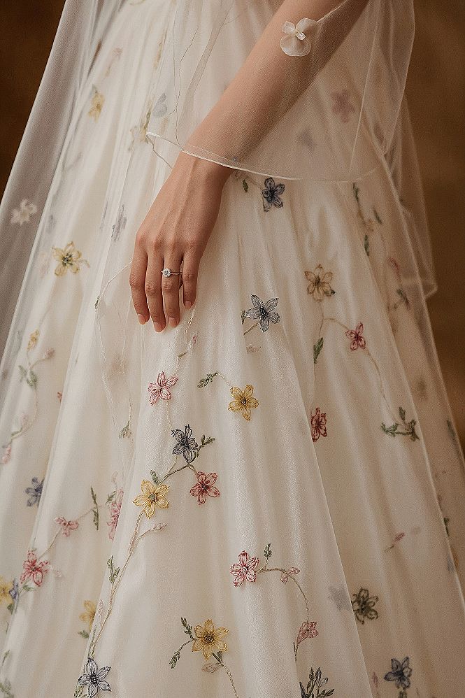 Enchanting Wildflower Wedding Dresses: Fairytale Elegance