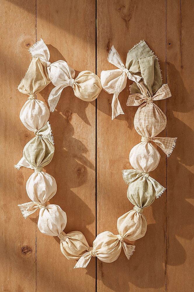 Charming DIY Fabric Garland: Aesthetic Home Decor Craft
