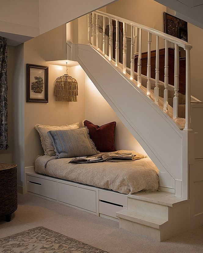 Utilizing Staircase Storage Beneath a Bedroom Loft Bed