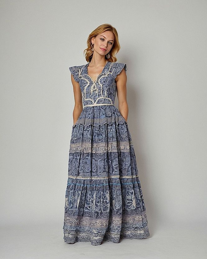 Choosing a Patterned Maxi Dress for Cooler Weather