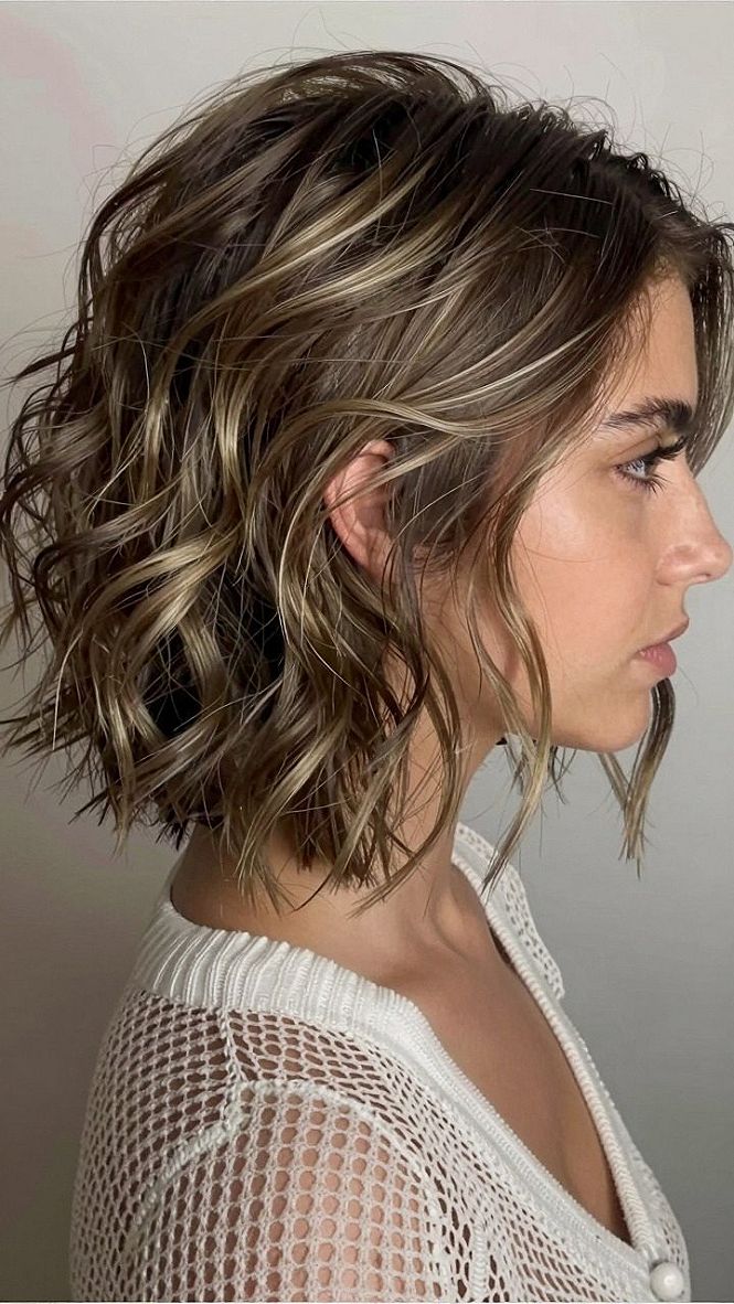 Why Layered Wavy Bobs Create Natural Volume