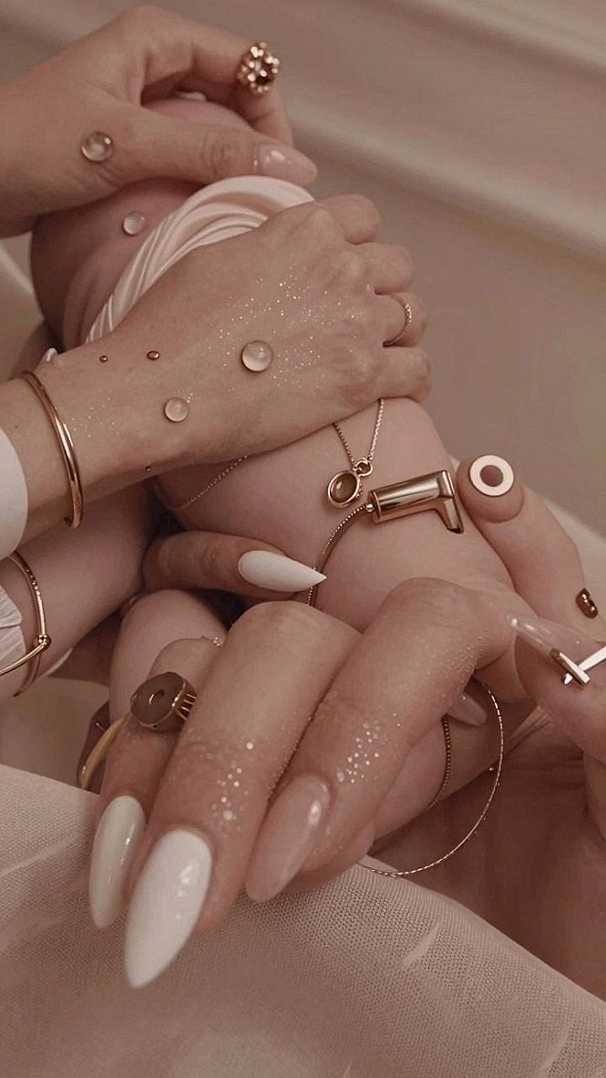 Why Caramel Nude and Chrome Tips Work So Well