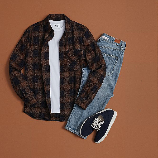 Mastering Autumn Style: The Essential Men's Plaid Shirt Outfit