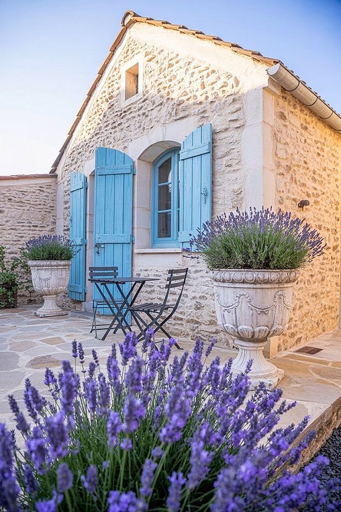 Dream Cottage Retreat: Fairytale Stone Cottage Charm