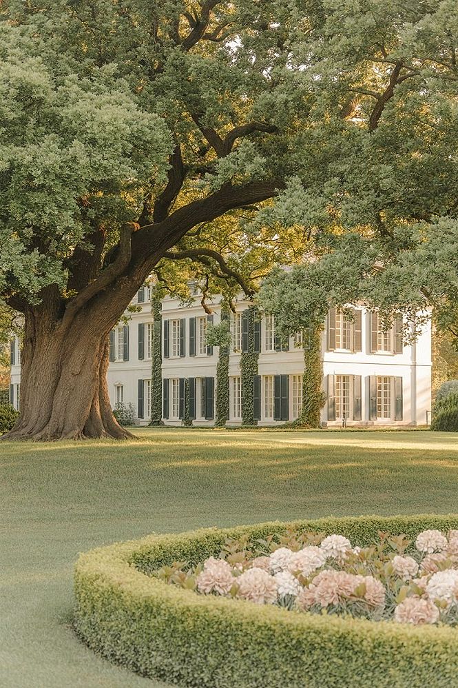 Manicured Garden Perfection for Elegant Colonial Homes