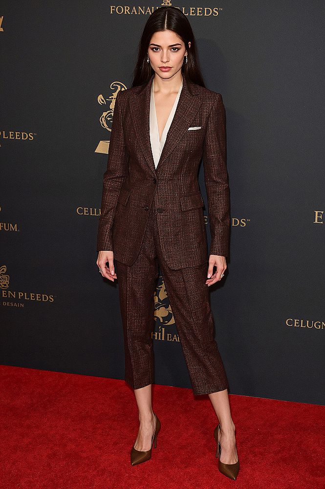 Plaid Blazer & Culottes: Celebrity-Inspired Formal Fashion