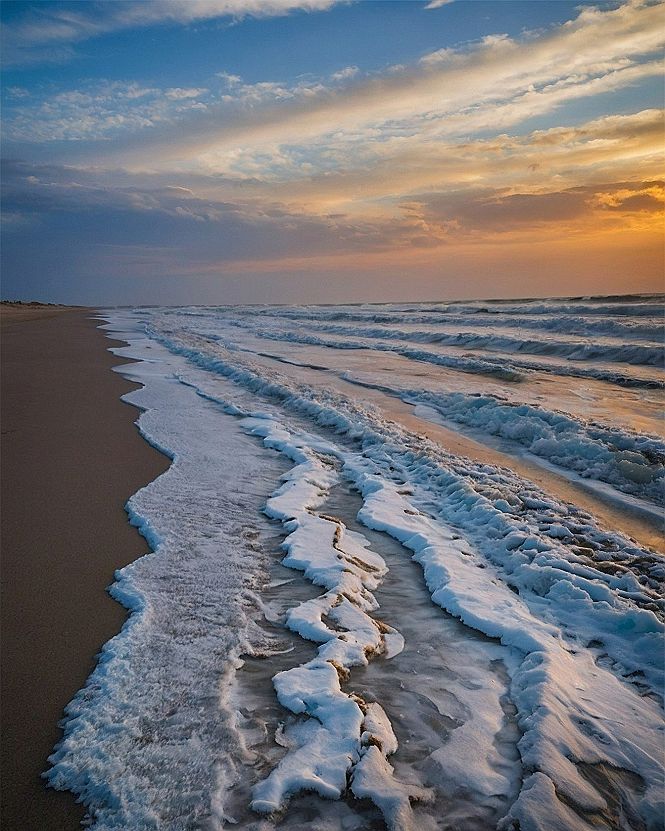 Selecting Coastal Sunset Wallpapers for Calm Spaces
