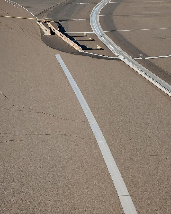 Selecting Crisp Harbor Lines for Your Phone Wallpaper