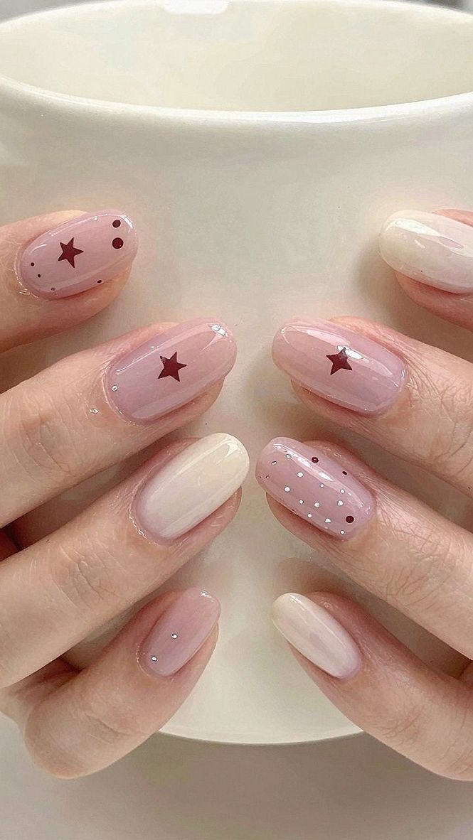 Choosing Starry Gel Nails for Summer Days