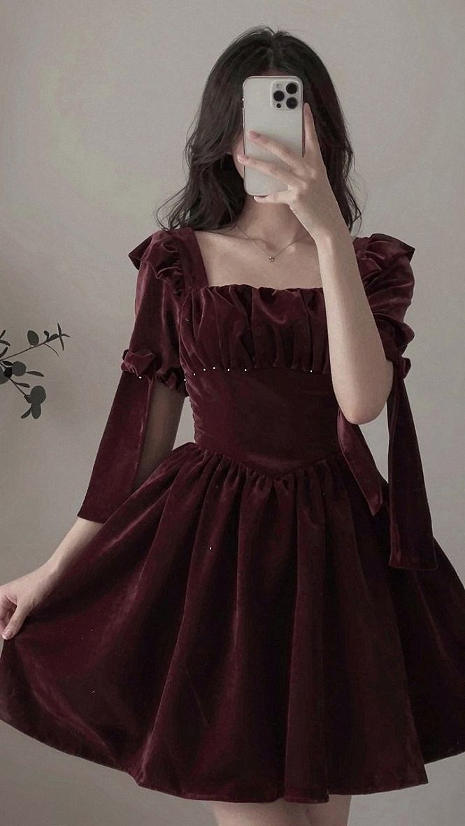 Selecting a Velvet Short Pink Dress for Prom Night