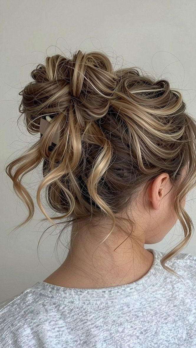 Selecting A High Claw Clip Updo For Medium Length Hair