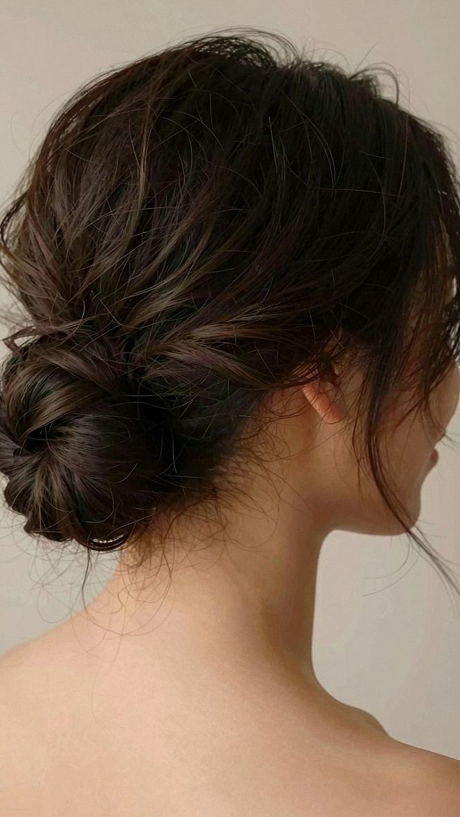 Selecting a Twisted Nape Knot for Your Wedding Day
