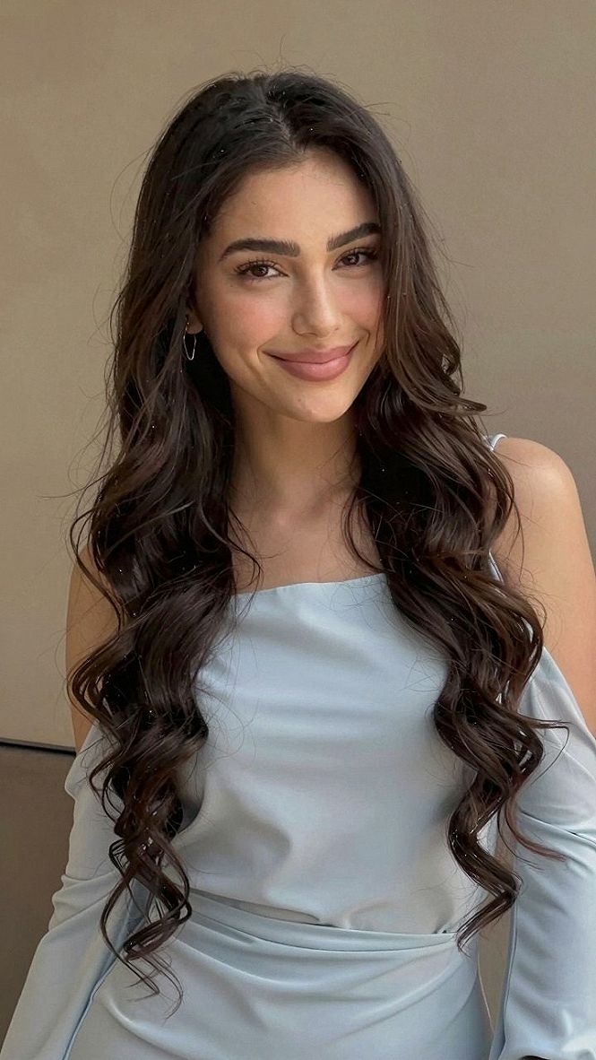 Choosing Soft Long Curls for Your Brunette Wedding Hair