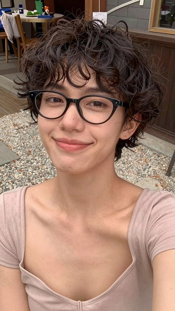 Choosing a Volumized Curly Pixie Cut