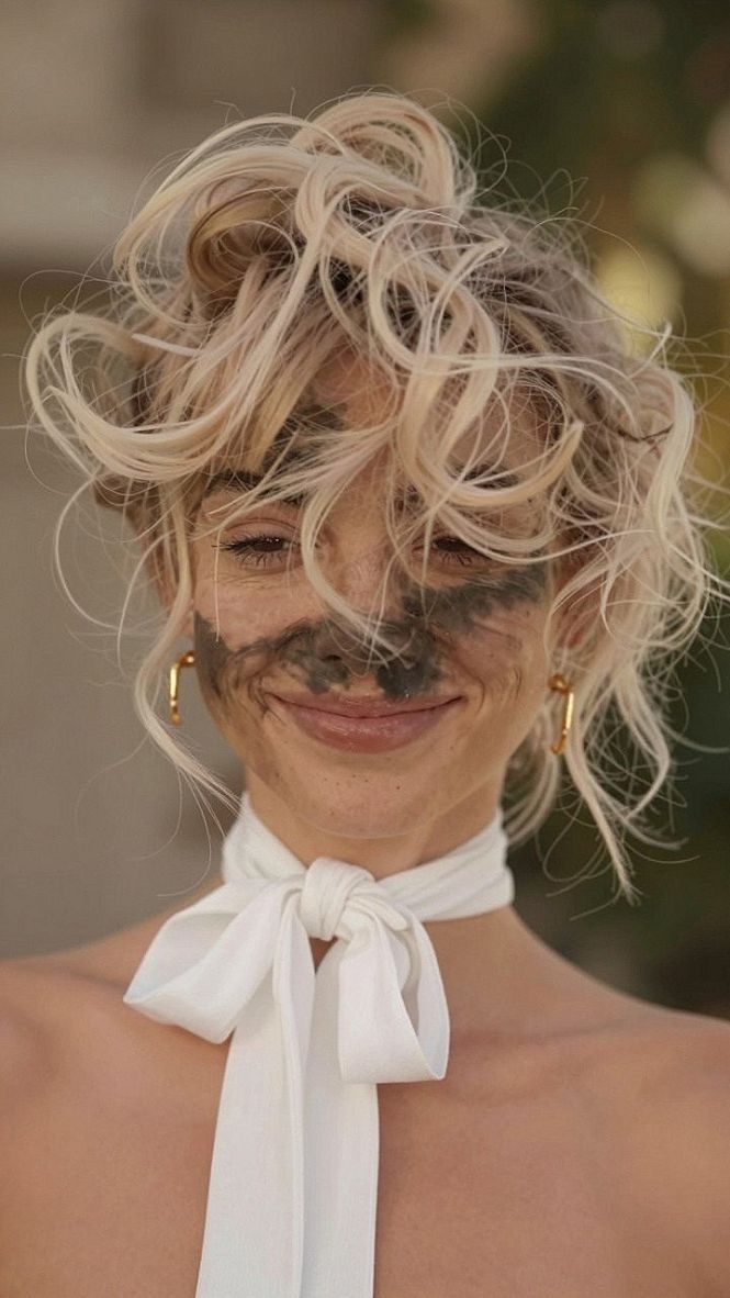 Choosing a Messy Updo for Prom Night