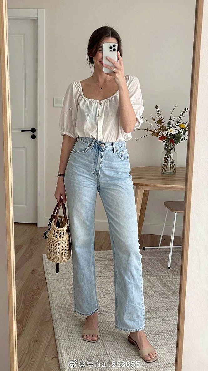 Choosing Slide Clogs for Warm Weather Denim Outfits