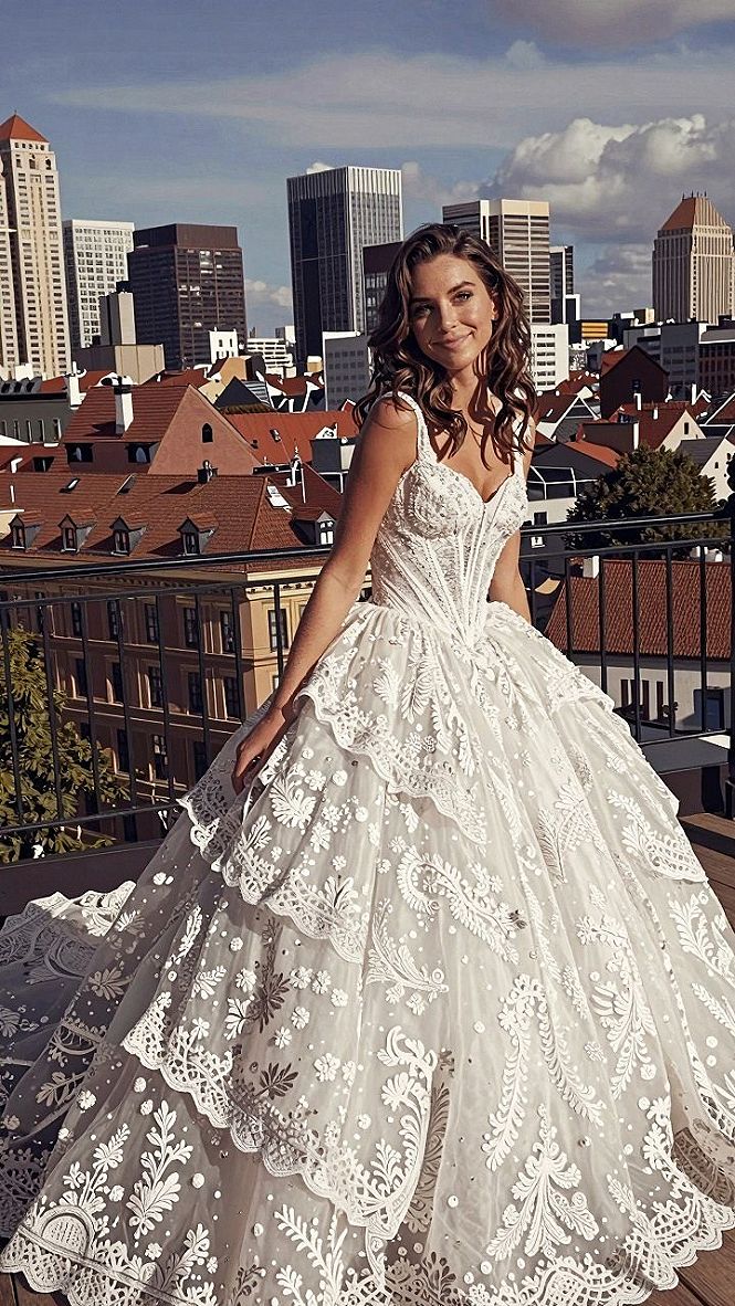 Selecting a Corset Bodice Mermaid Gown for Support