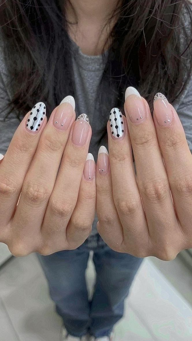 Maintaining Detailed Nail Art with Rhinestones and Lines