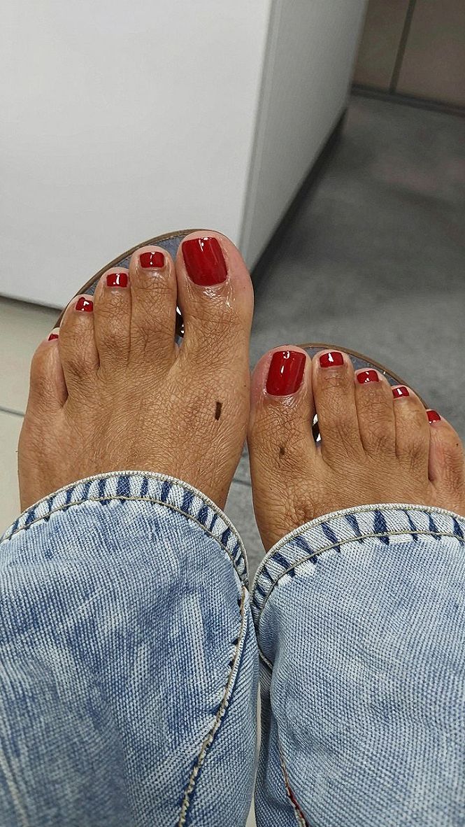Keeping Bright Red Toe Nail Polish Chip Free