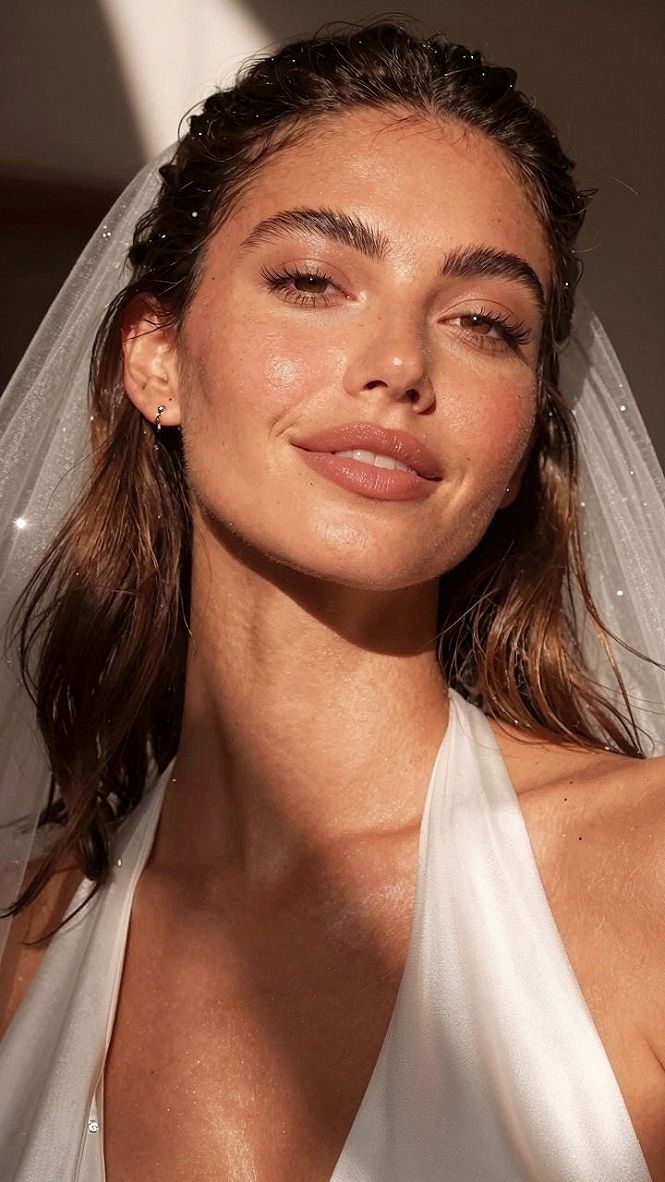 Loose Waves With Braided Crown Details