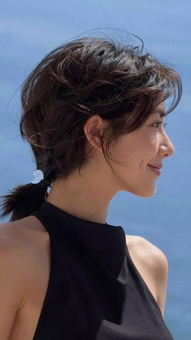 Maintaining a Piecey Crop Pixie Cut with Minimal Fuss