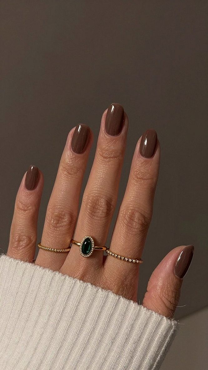 Maintaining Solid Espresso Brown Nails Through Autumn