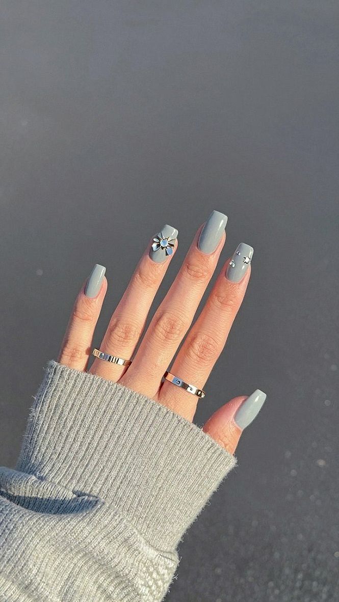Keeping Muted Lavender Cat Eye Nails Fresh Through Winter
