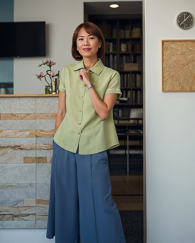 Structured Top Meets Flowing Trousers