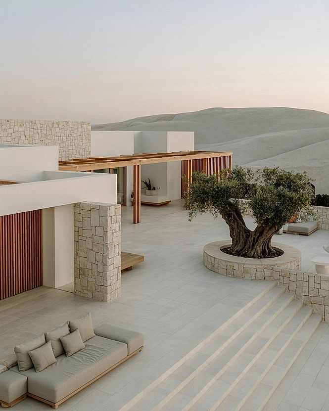 Tropical Modern Villa: Mediterranean Elegance in a Rural Retreat