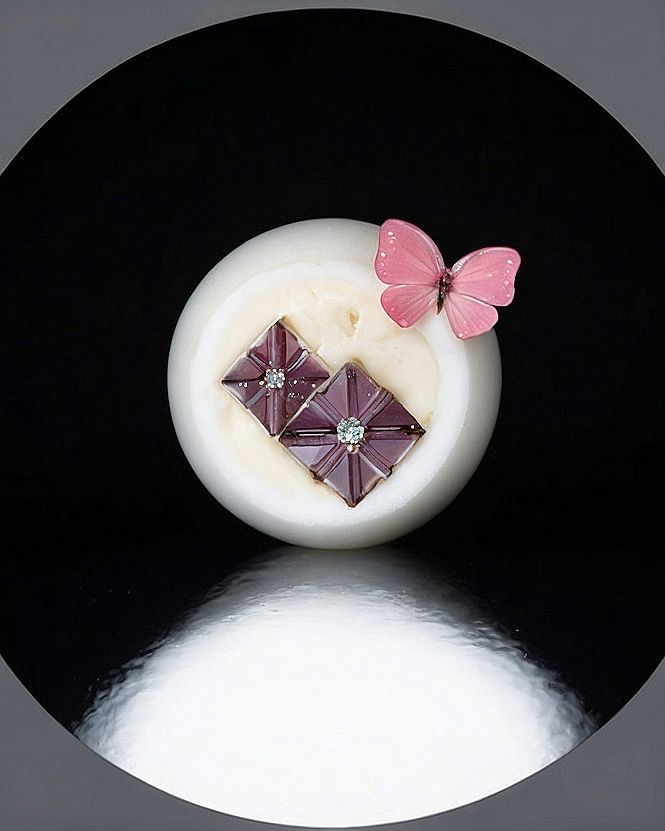 Using Delicate Butterfly Accents For Social Media Avatars