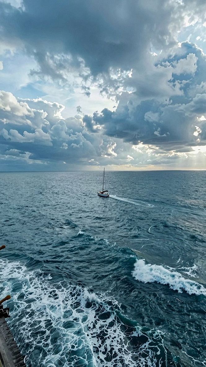 Adding Ocean Sailing Views To Your Phone Wallpaper Rotation