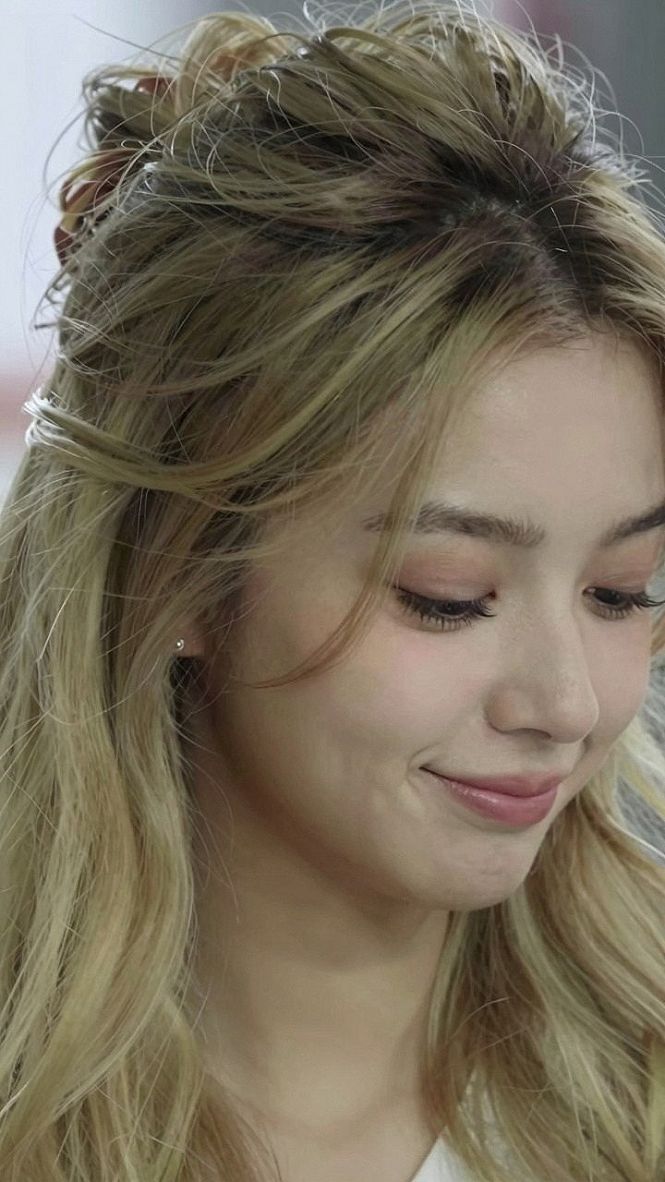 Relaxed Half Up Hair Styles With Loose Waves