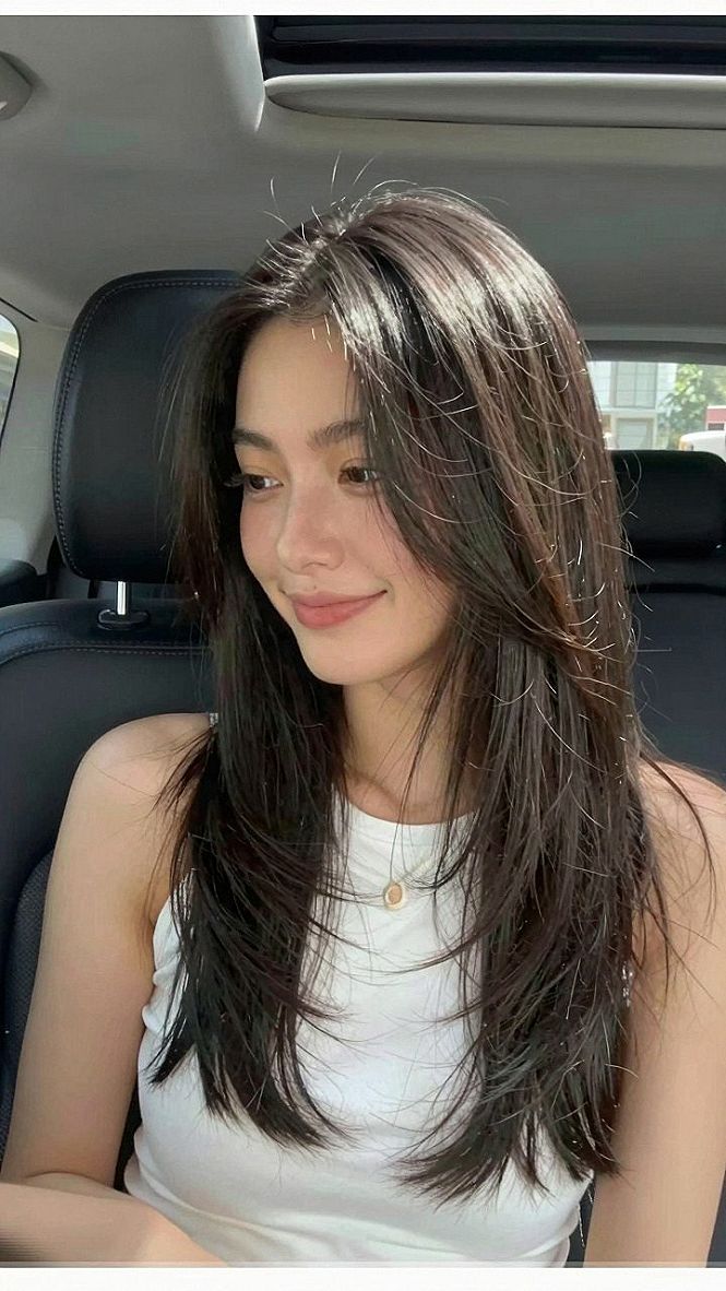Styling Straight Cherry Cola Brunette Hair With Subtle Face Framing