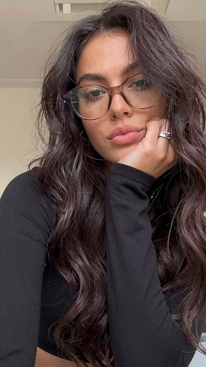 Styling Loose Waves With Dark Cherry Hair Tones